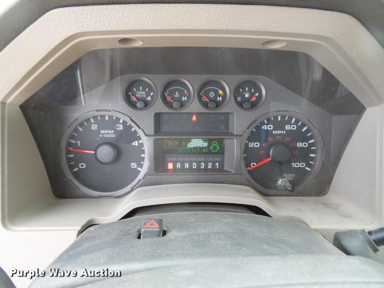 image for item DA3806 2008 Ford F550 service truck with crane