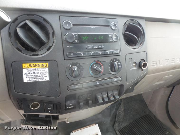 image for item DA3806 2008 Ford F550 service truck with crane