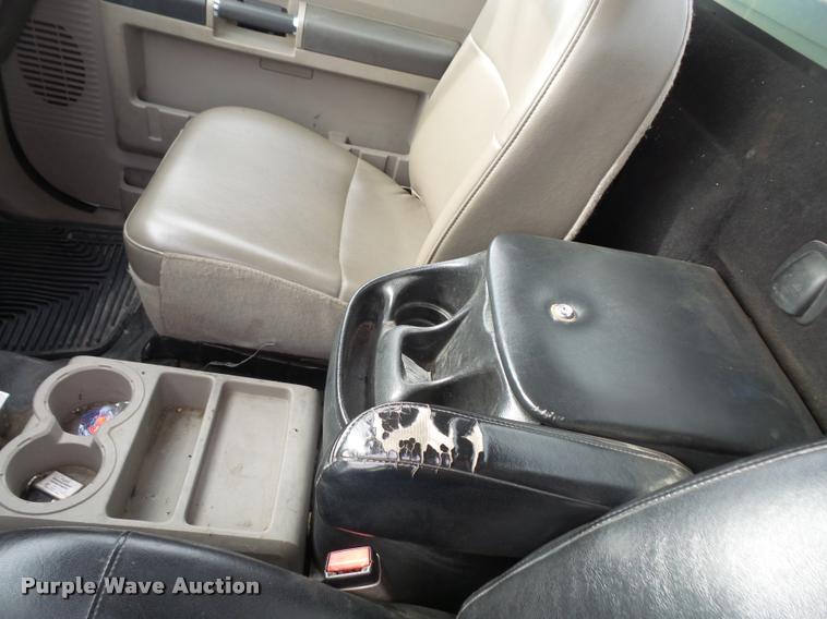 image for item DA3806 2008 Ford F550 service truck with crane