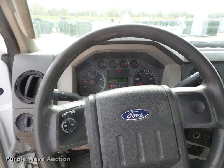 image for item DA3806 2008 Ford F550 service truck with crane