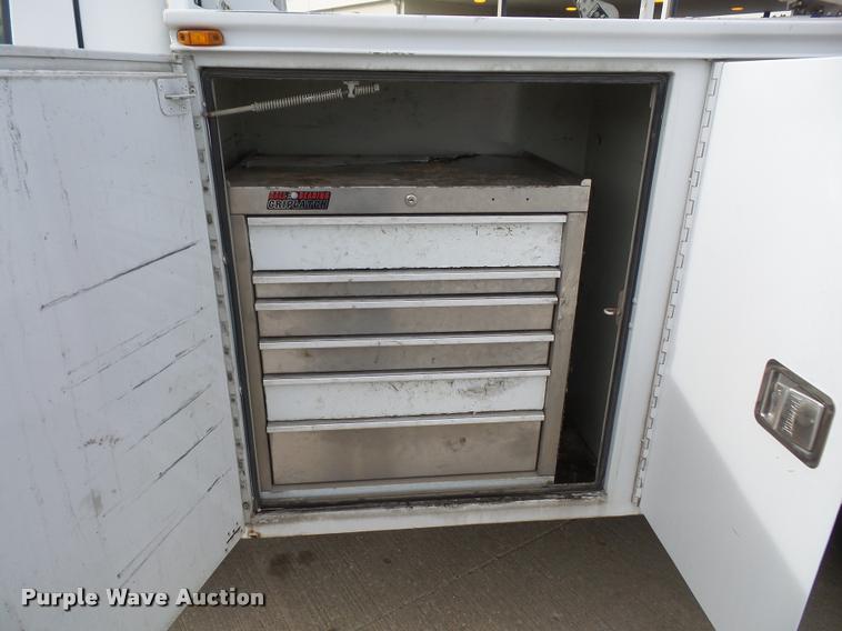 image for item DA3806 2008 Ford F550 service truck with crane