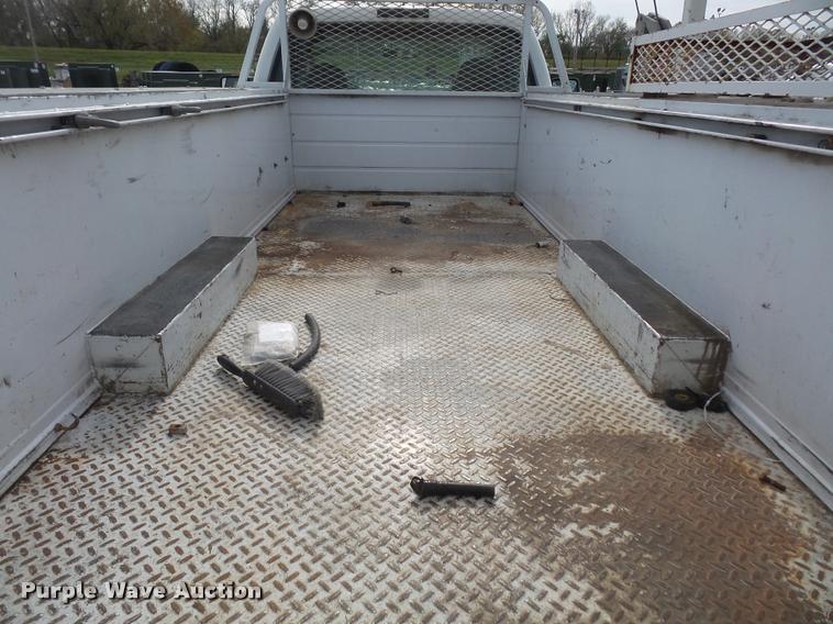 image for item DA3806 2008 Ford F550 service truck with crane