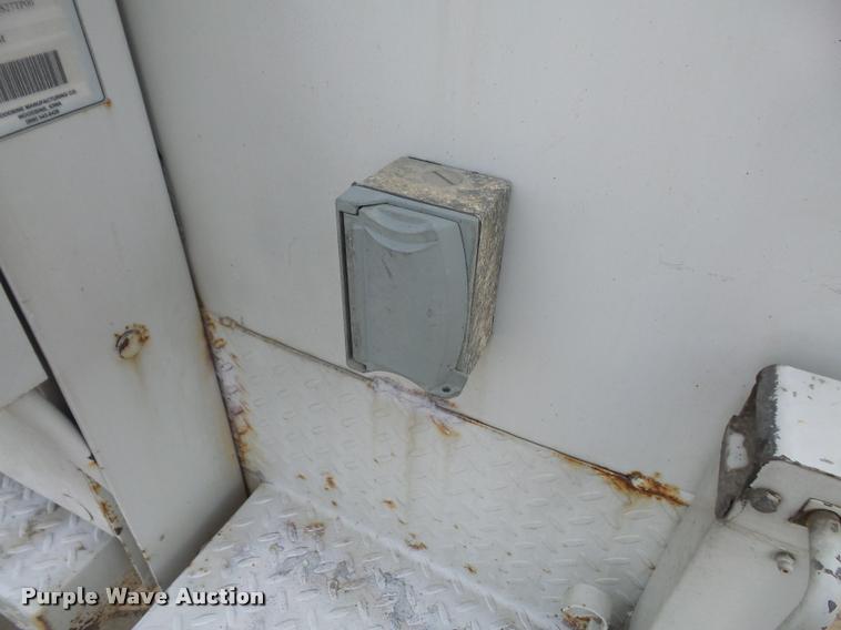 image for item DA3806 2008 Ford F550 service truck with crane