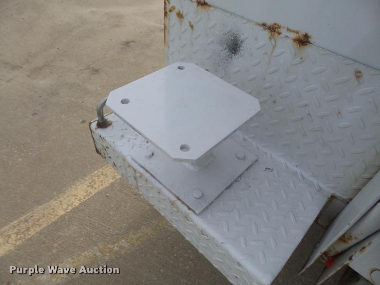 image for item DA3806 2008 Ford F550 service truck with crane