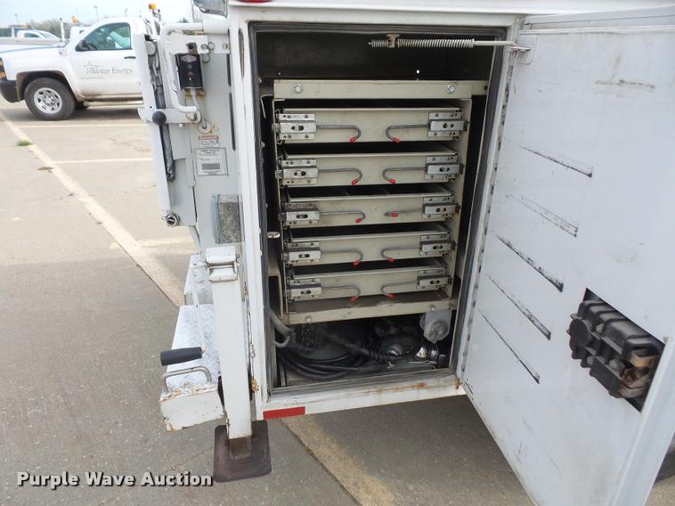 image for item DA3806 2008 Ford F550 service truck with crane