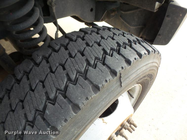 image for item DA3806 2008 Ford F550 service truck with crane