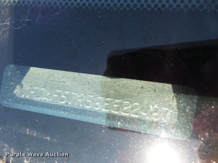 image for item DA3806 2008 Ford F550 service truck with crane