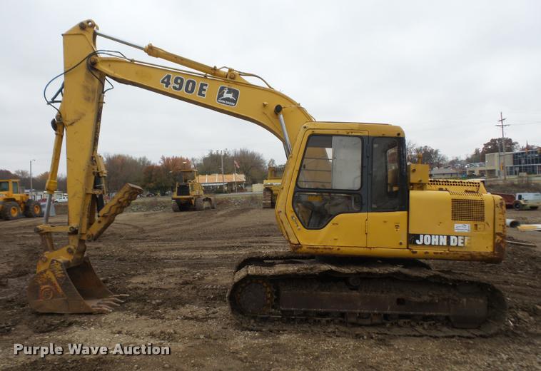 image for item DA3830 1993 John Deere 490E excavator
