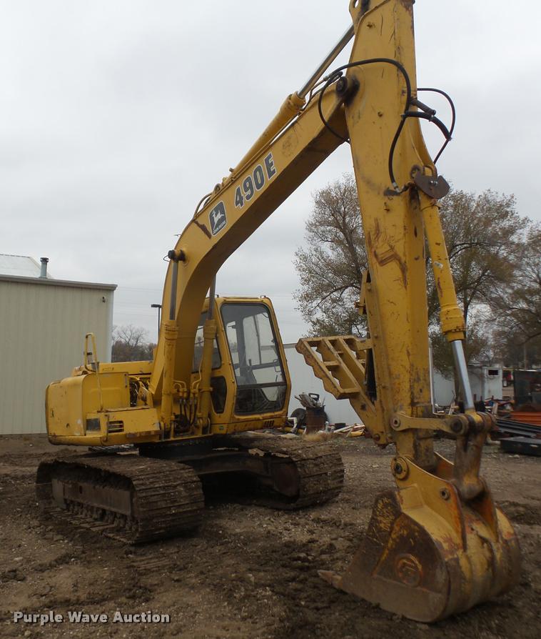 image for item DA3830 1993 John Deere 490E excavator