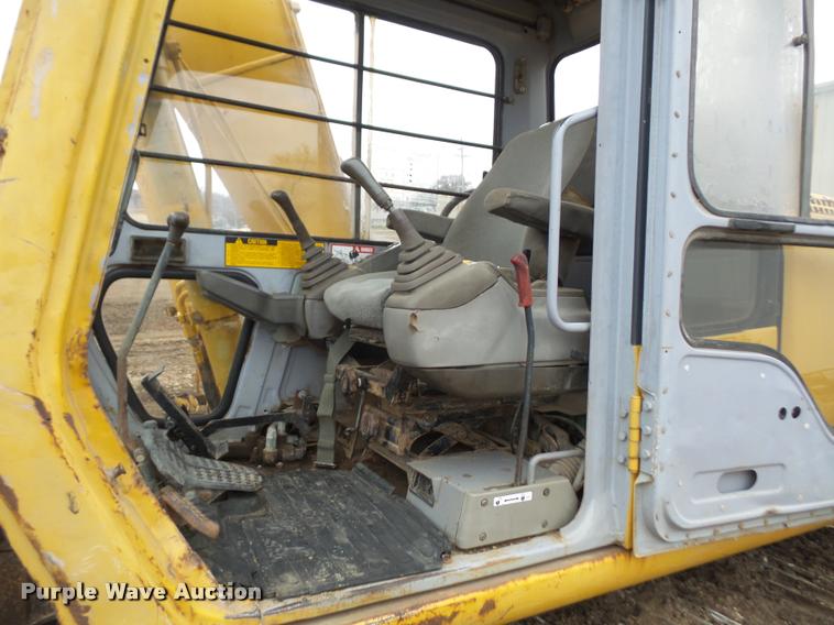 image for item DA3830 1993 John Deere 490E excavator
