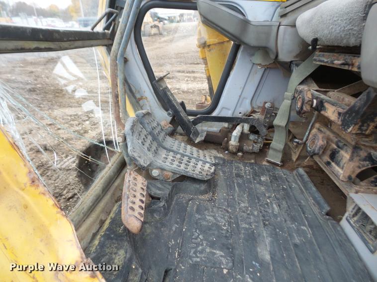 image for item DA3830 1993 John Deere 490E excavator