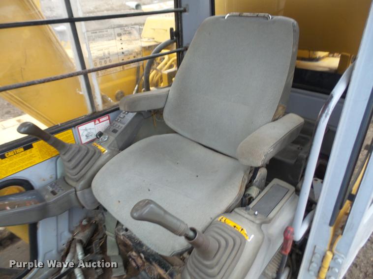 image for item DA3830 1993 John Deere 490E excavator