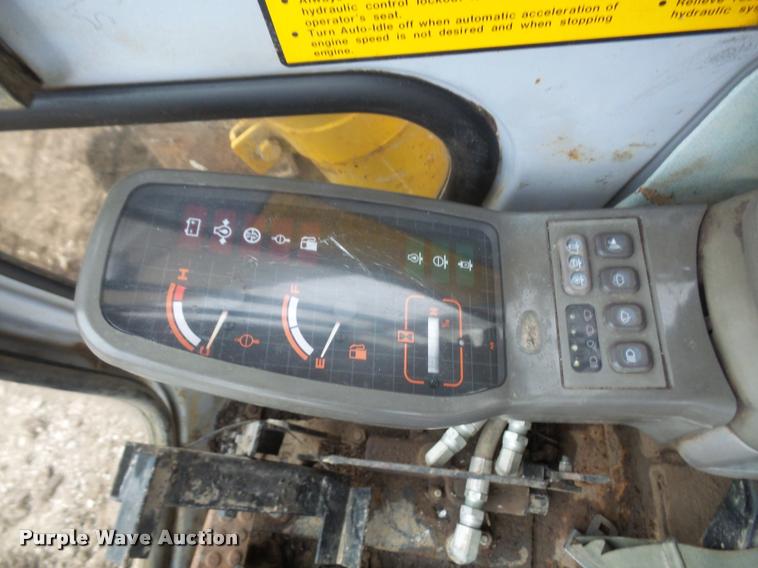 image for item DA3830 1993 John Deere 490E excavator