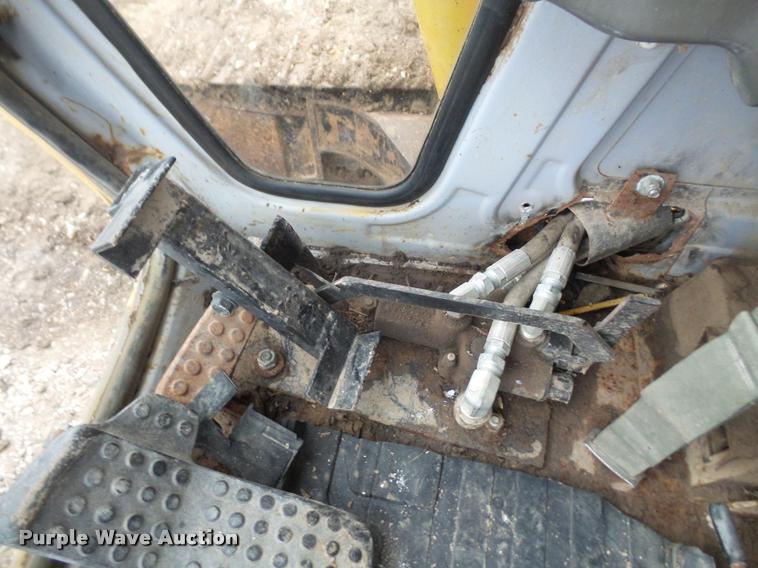 image for item DA3830 1993 John Deere 490E excavator