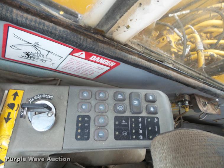 image for item DA3830 1993 John Deere 490E excavator