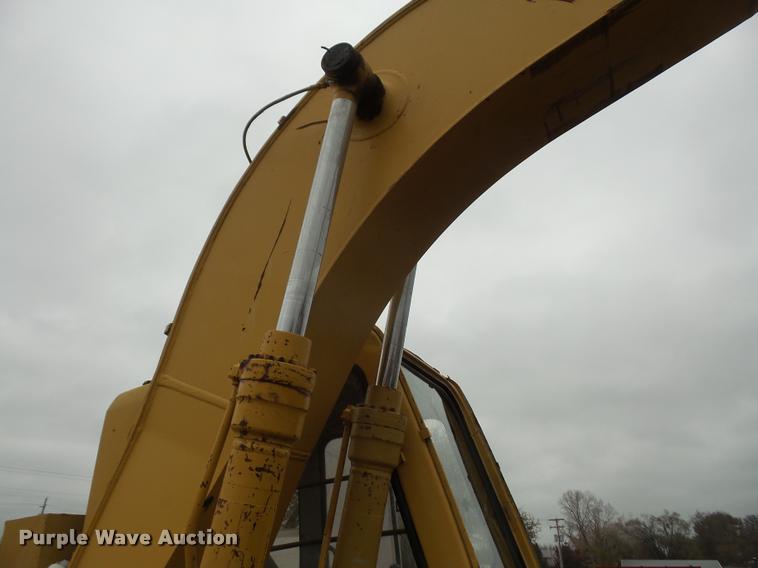 image for item DA3830 1993 John Deere 490E excavator