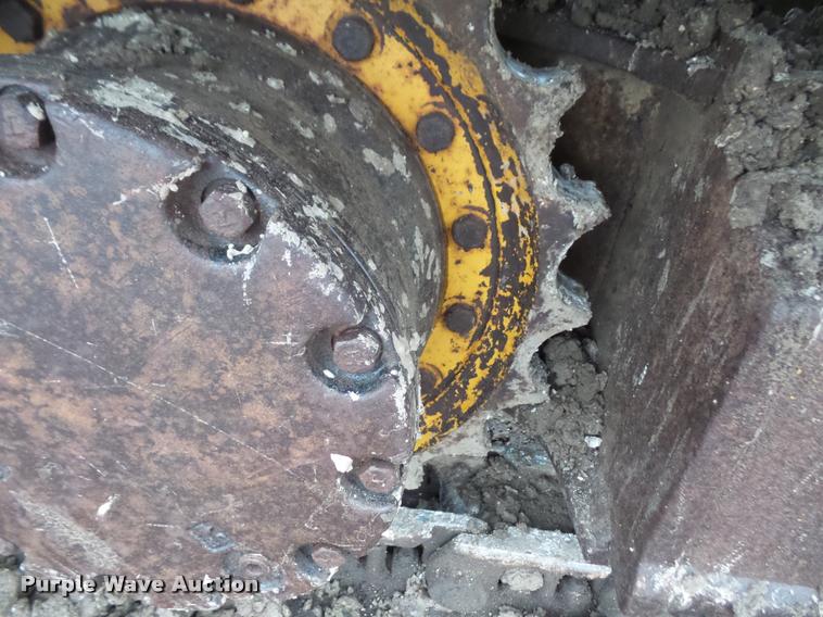 image for item DA3830 1993 John Deere 490E excavator