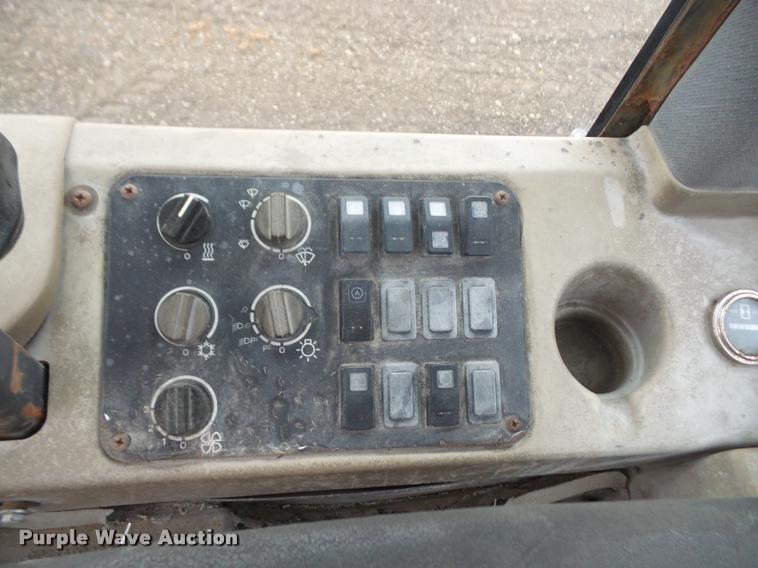 image for item DA3831 2005 Case 621D wheel loader