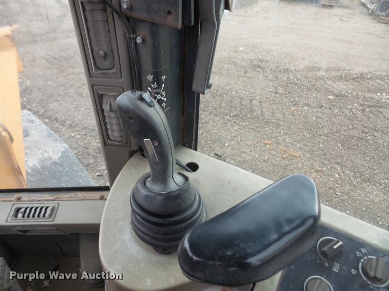 image for item DA3831 2005 Case 621D wheel loader