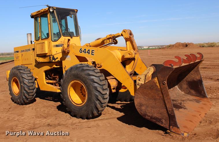image for item DA4363 1988 John Deere 644E wheel loader