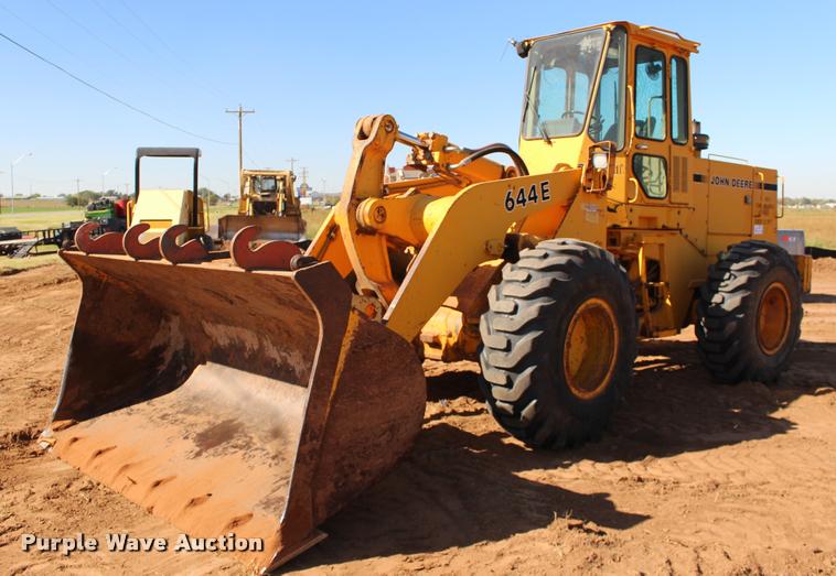 image for item DA4363 1988 John Deere 644E wheel loader
