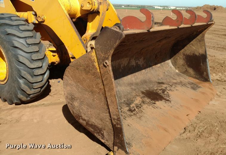 image for item DA4363 1988 John Deere 644E wheel loader