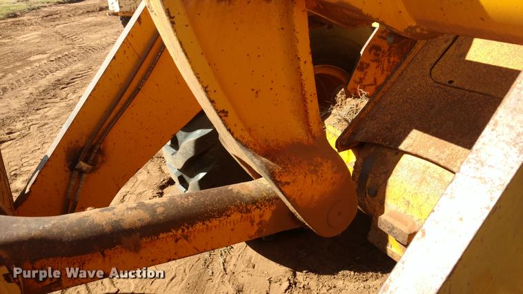 image for item DA4363 1988 John Deere 644E wheel loader