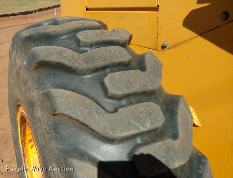 image for item DA4363 1988 John Deere 644E wheel loader