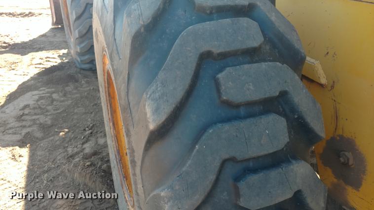 image for item DA4363 1988 John Deere 644E wheel loader