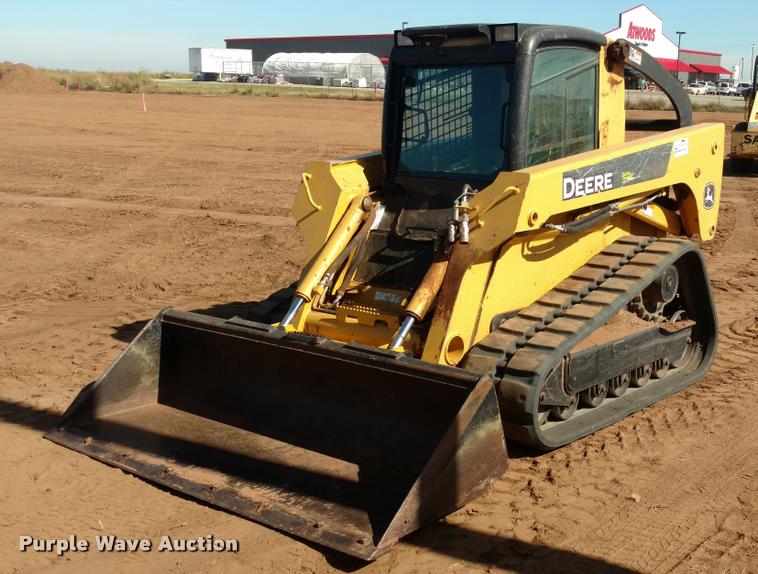 image for item DA4364 2008 John Deere CT332 skid steer