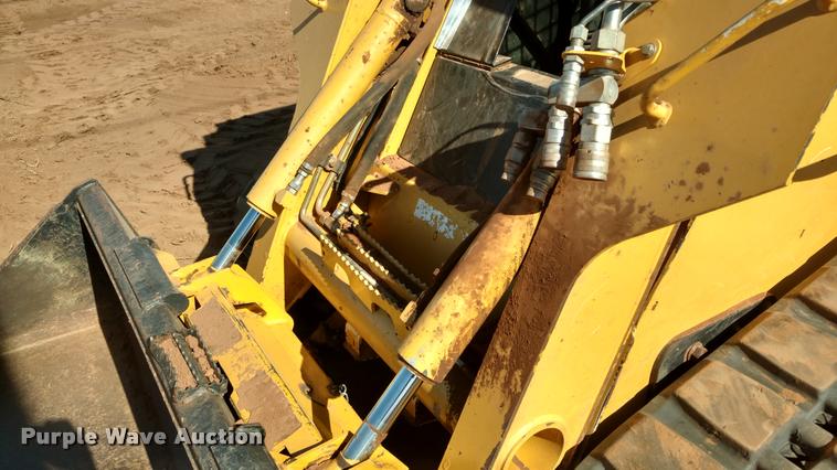 image for item DA4364 2008 John Deere CT332 skid steer