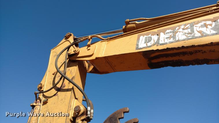 image for item DA4367 2003 John Deere 200C LC excavator