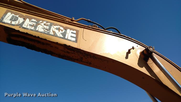 image for item DA4367 2003 John Deere 200C LC excavator