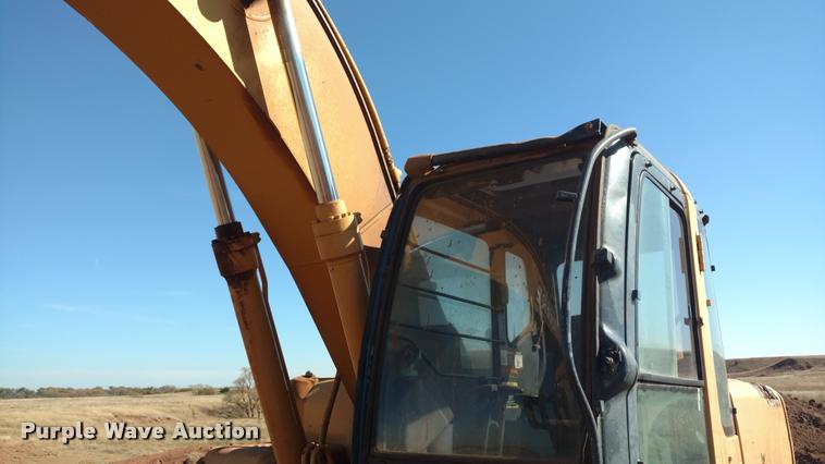 image for item DA4367 2003 John Deere 200C LC excavator