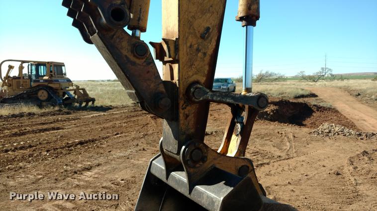 image for item DA4367 2003 John Deere 200C LC excavator