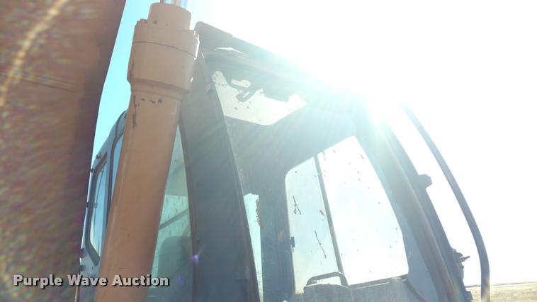 image for item DA4367 2003 John Deere 200C LC excavator