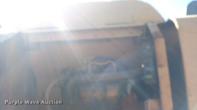 image for item DA4367 2003 John Deere 200C LC excavator