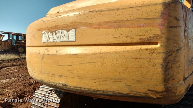 image for item DA4367 2003 John Deere 200C LC excavator