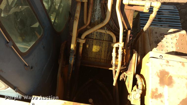 image for item DA4367 2003 John Deere 200C LC excavator