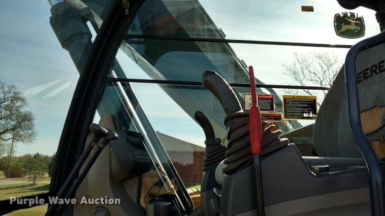 image for item DA4394 2008 John Deere 200D LC excavator