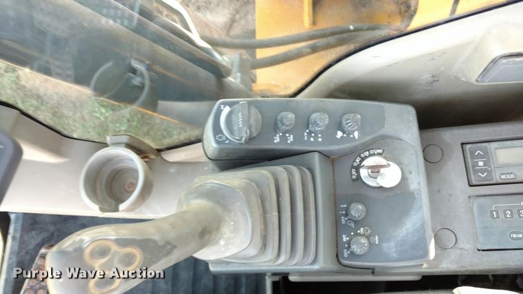 image for item DA4394 2008 John Deere 200D LC excavator