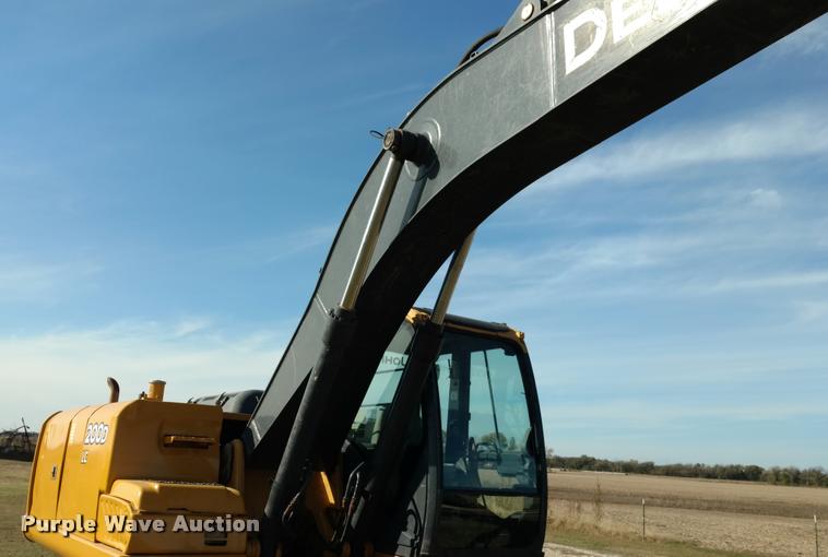 image for item DA4394 2008 John Deere 200D LC excavator