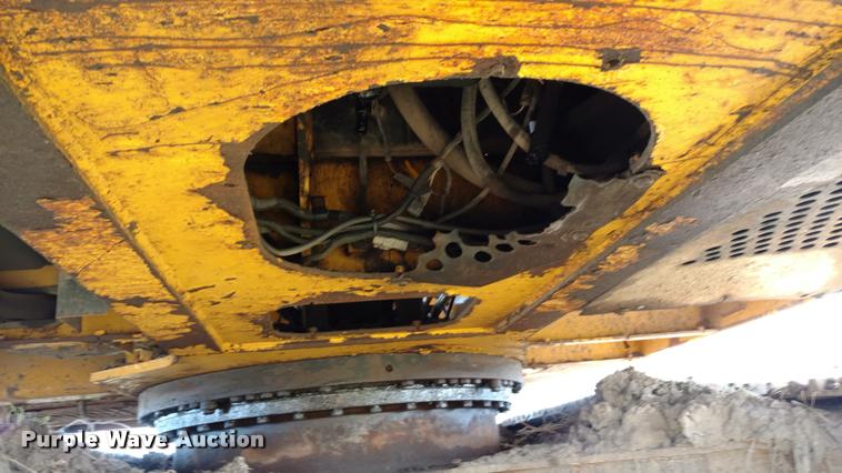 image for item DA4394 2008 John Deere 200D LC excavator