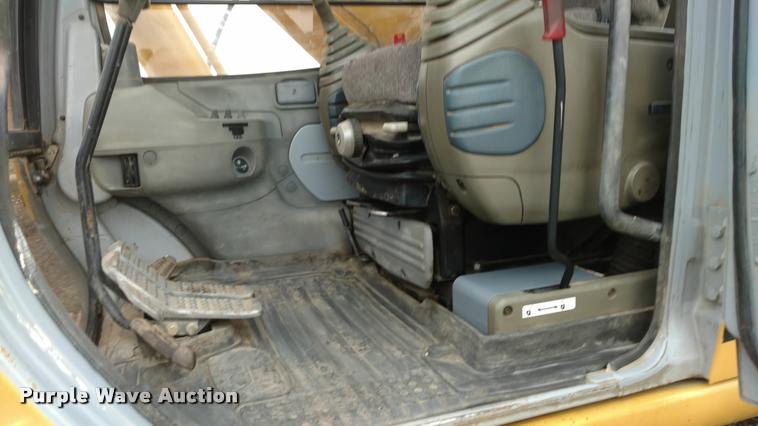 image for item DA4395 1997 John Deere 200LC excavator