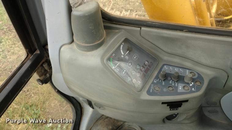 image for item DA4395 1997 John Deere 200LC excavator