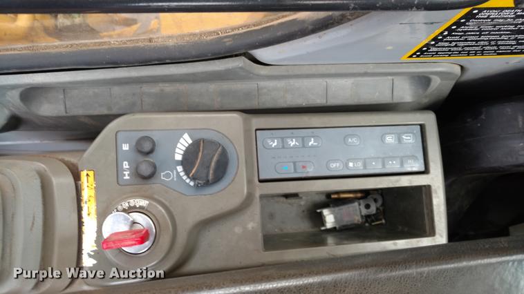 image for item DA4395 1997 John Deere 200LC excavator