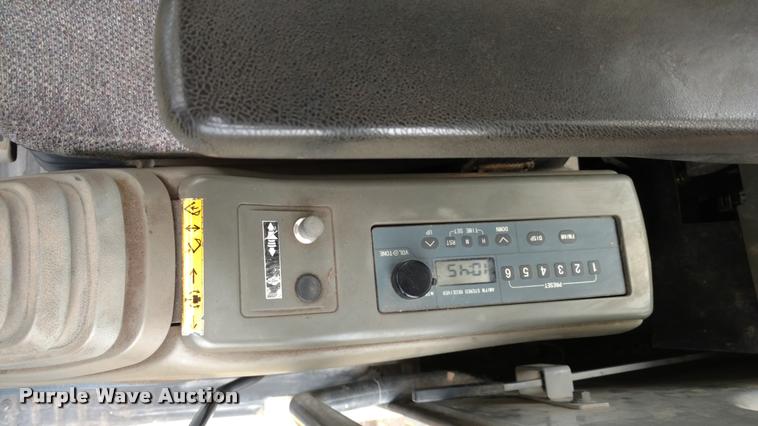 image for item DA4395 1997 John Deere 200LC excavator