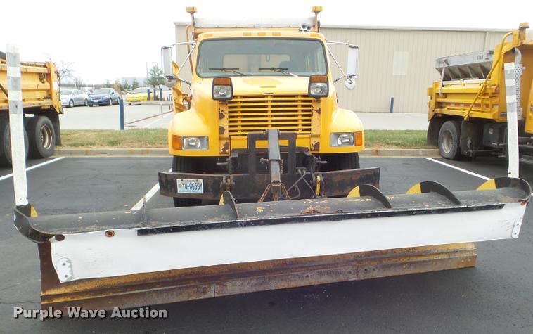 image for item DA5034 2001 International 4900 dump truck