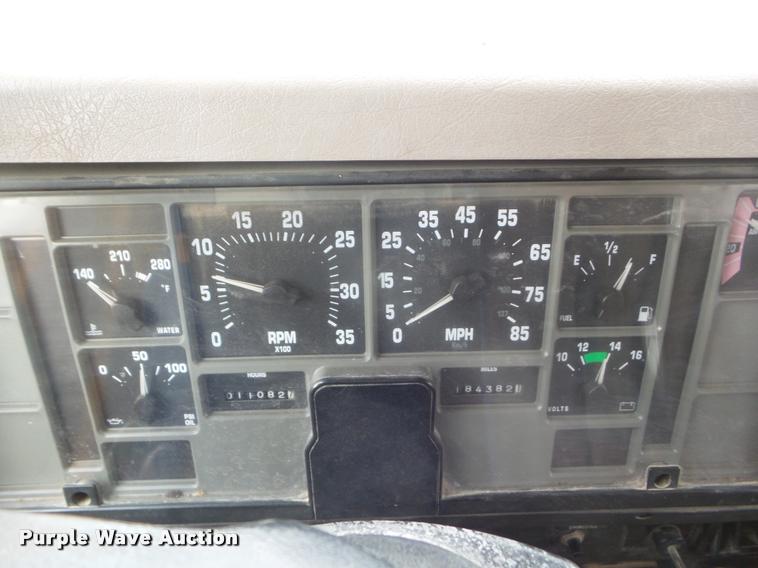 image for item DA5034 2001 International 4900 dump truck