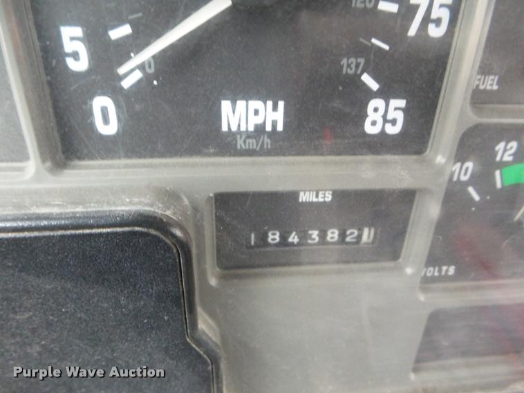 image for item DA5034 2001 International 4900 dump truck